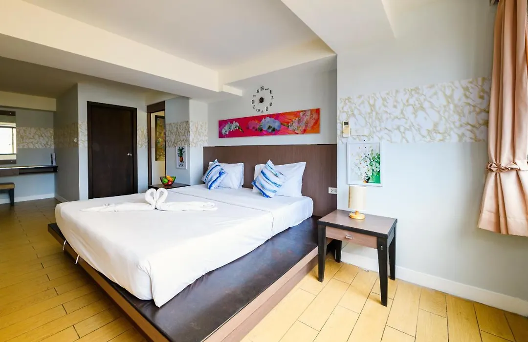 Scandia Beach Hotel - Soi 7 Best Location - 200M To Beach Next To Food Market-1