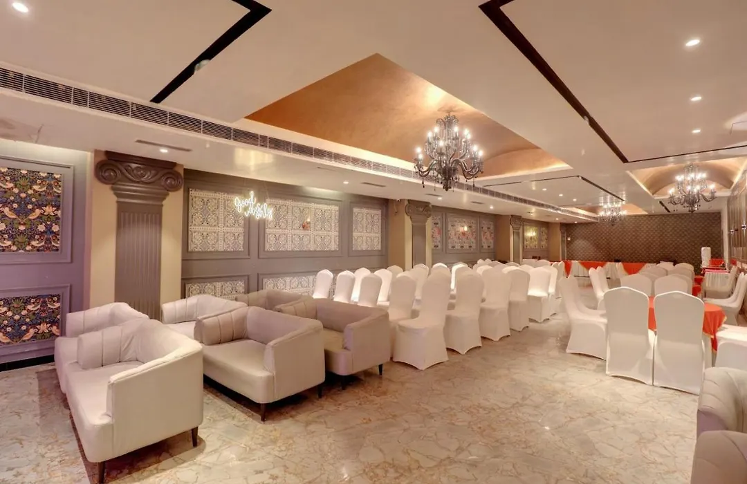 Hotel Mystic Falls-1