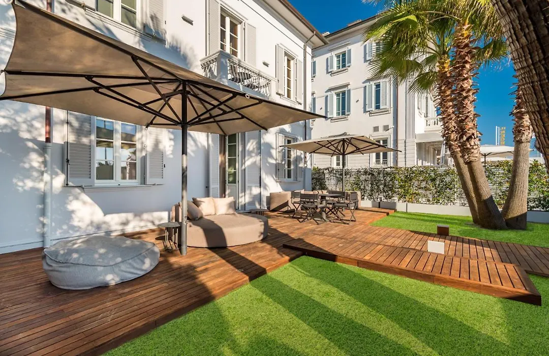 Villa Grey-1