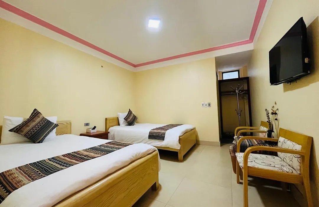 Happy Family Hotel-1