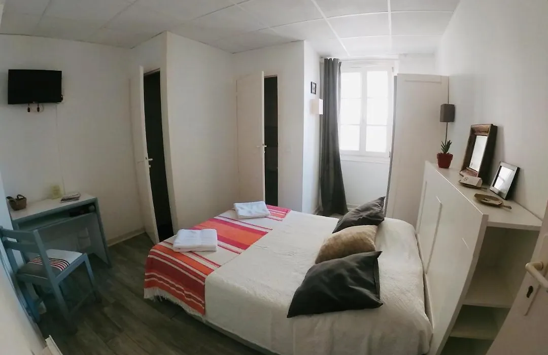 Le Petit Hotel-1