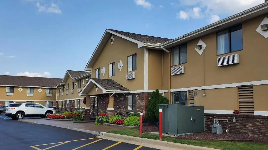 Super 8 By Wyndham Sterling Heights/Detroit Area-1