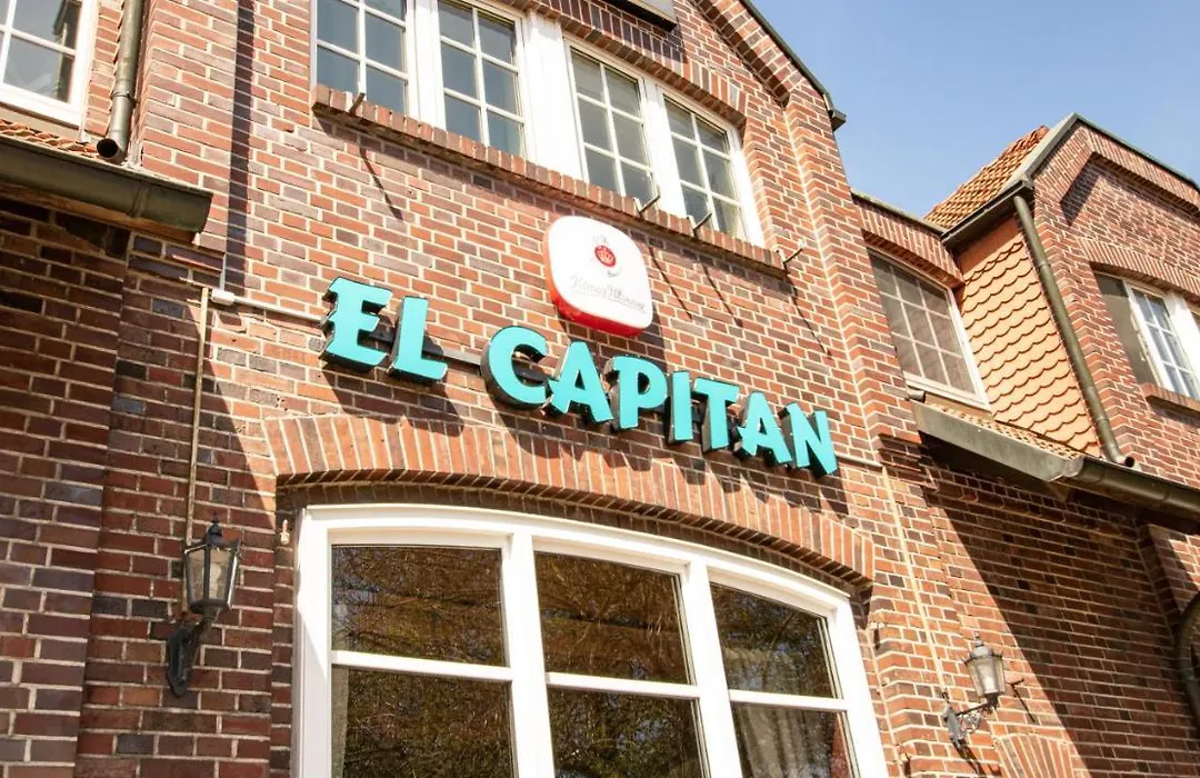 El Capitan das Schwimmbad Hotel-1