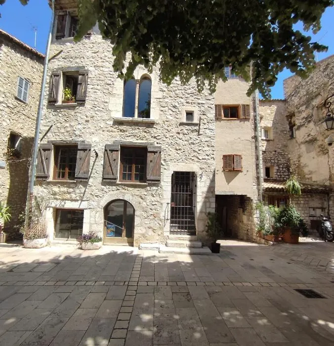 Chambre D'Hotes Les Tomettes-1