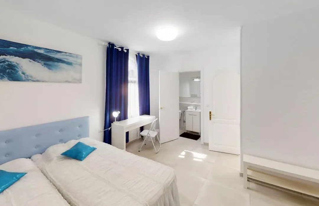 VV Las Buganvillas MASPALOMAS - Cocina y habitaciones con baños privados-1