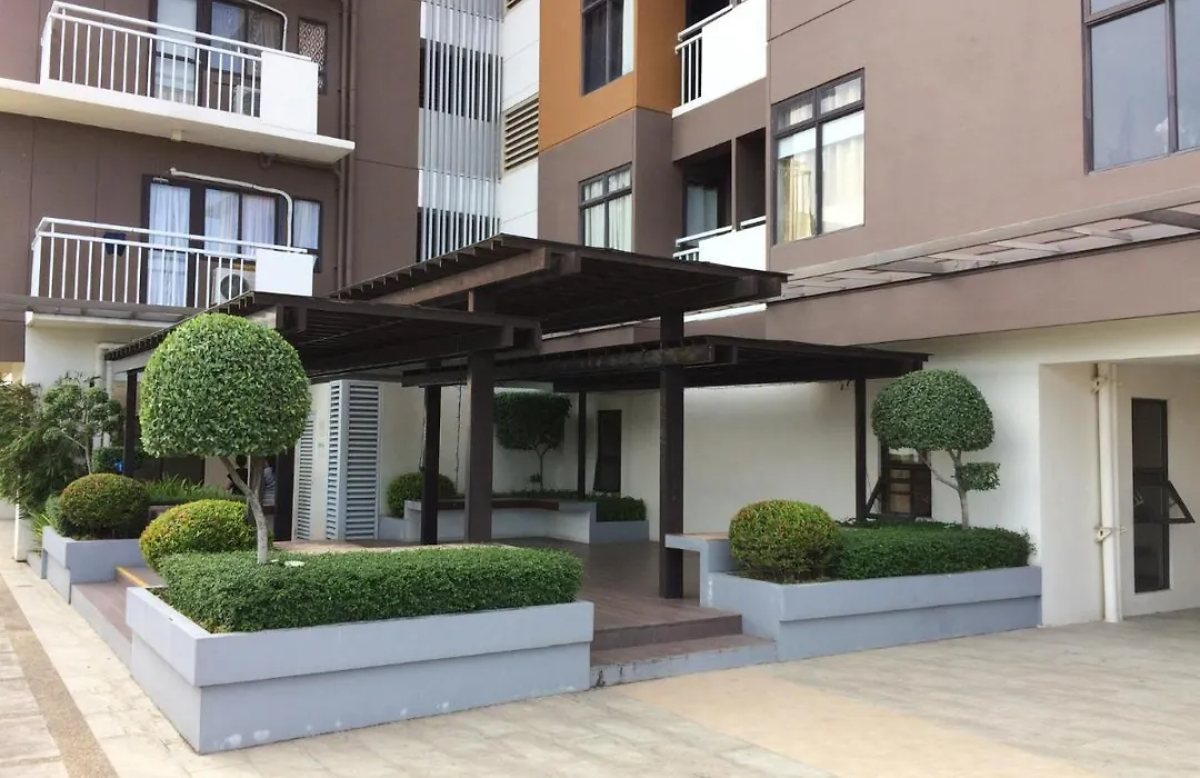 Mabolo Garden Flats - Quiet Modern Studio With Balcony Pool Jogging Trail Near Malls And It Park-1