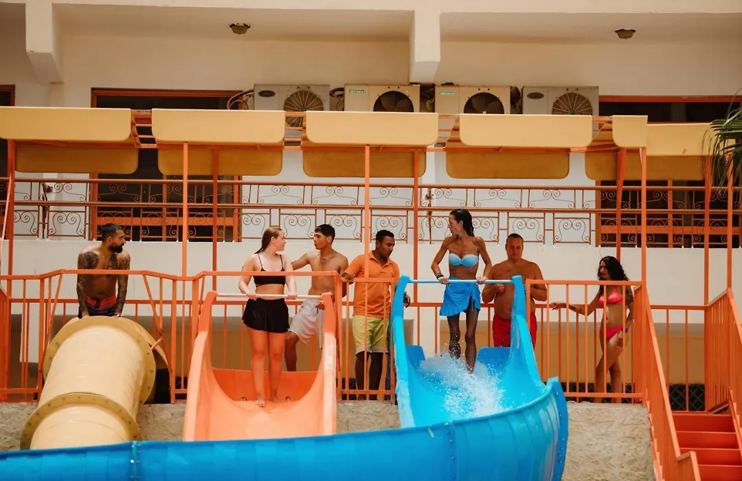 Empire Hotel Aqua Park - Couples And Families-1