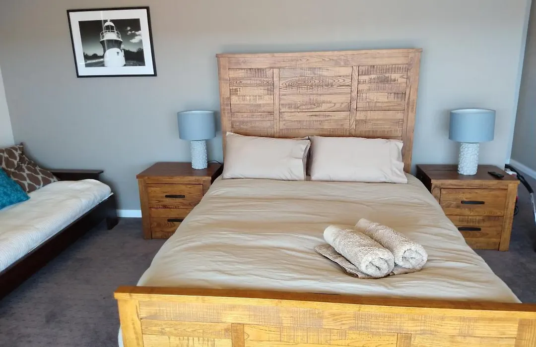 Willow Bay Lodge-1