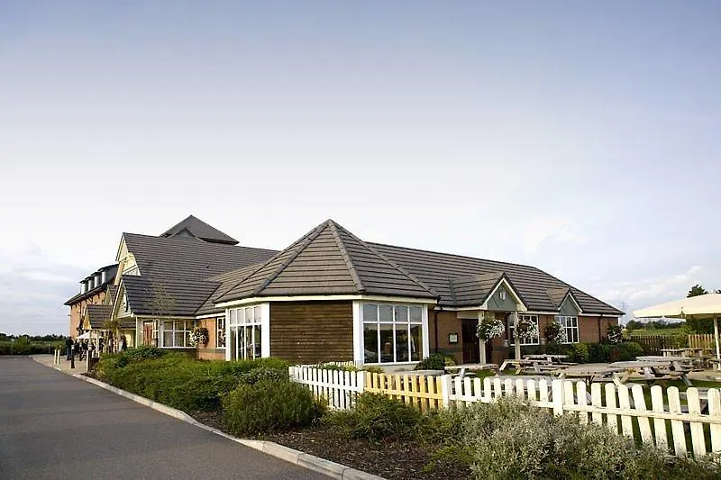 Premier Inn Gillingham Business Park-1