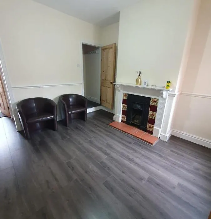 2 Bedroom House - Hopefield Road-1