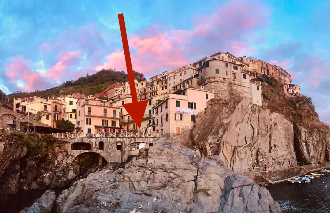 Salty Dreams Manarola-1