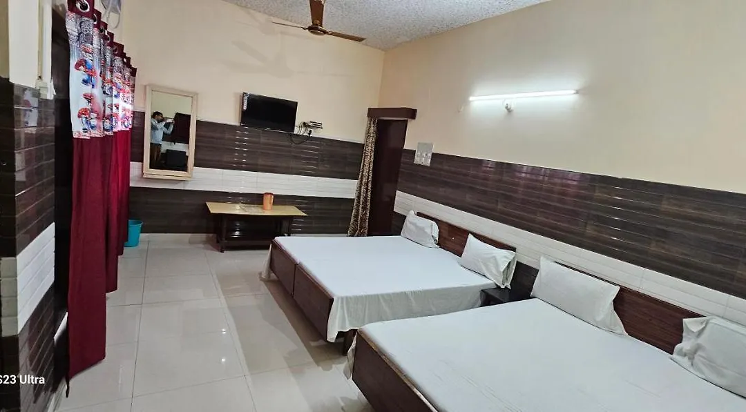 Hotel Dinesh-1