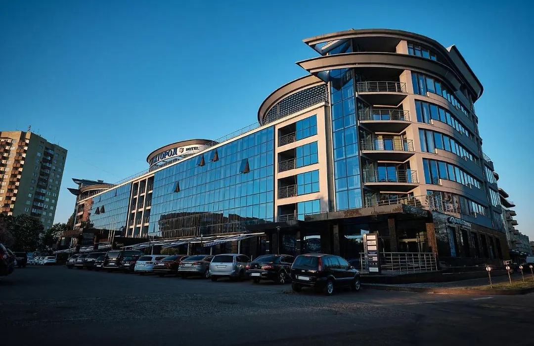 Hotel Uzhgorod-1