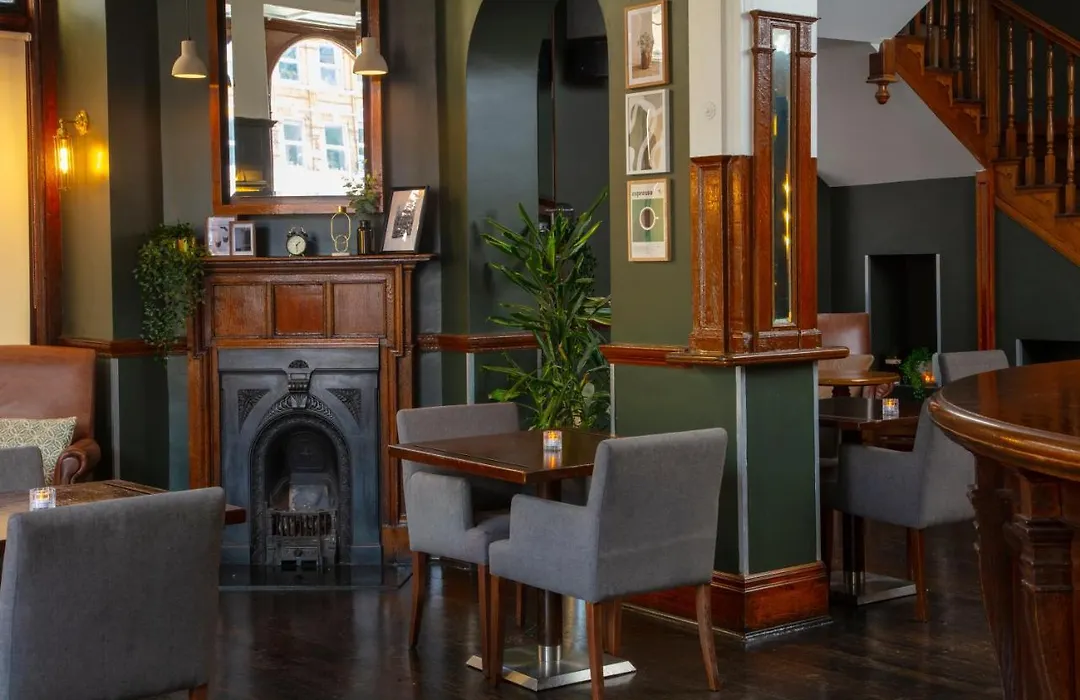 The Crown London, Worldhotels Distinctive-1