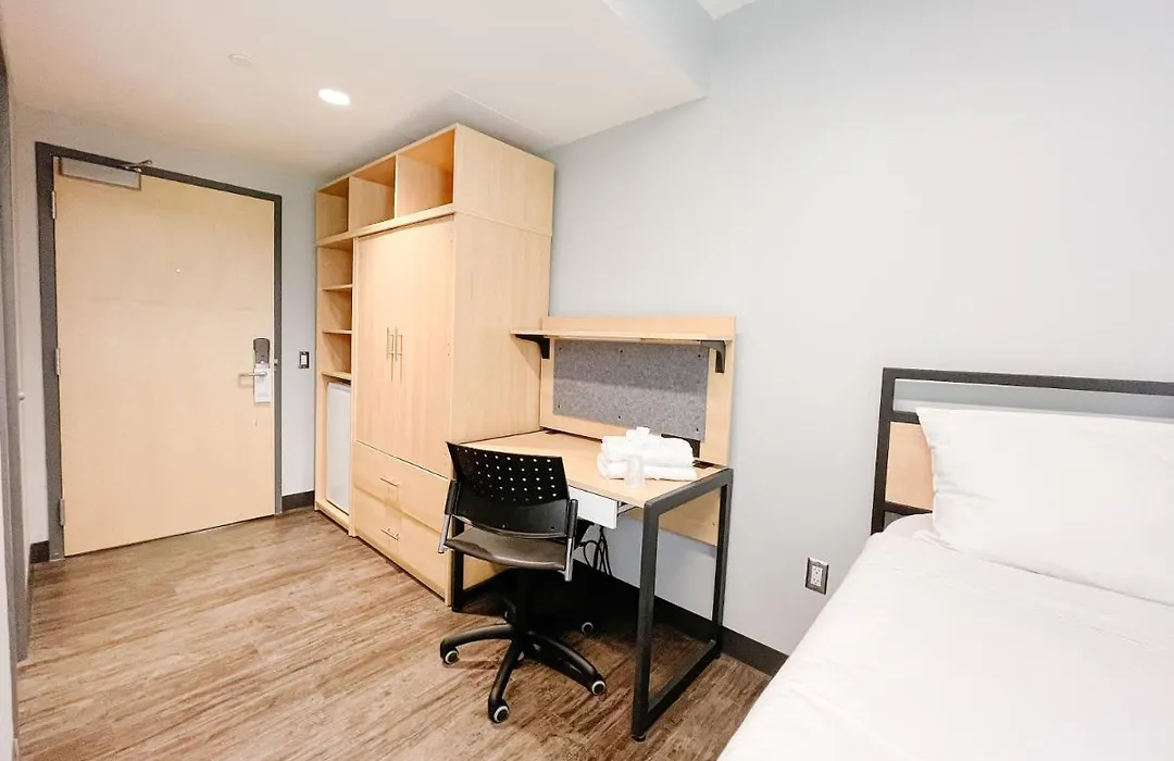 Queen'S University Residence-1