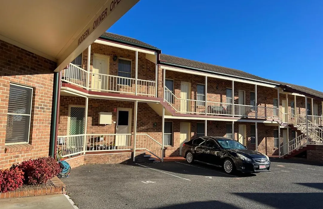 Cedar Lodge Motel-1