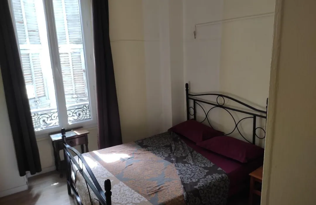 Hotel Lyonnais-1