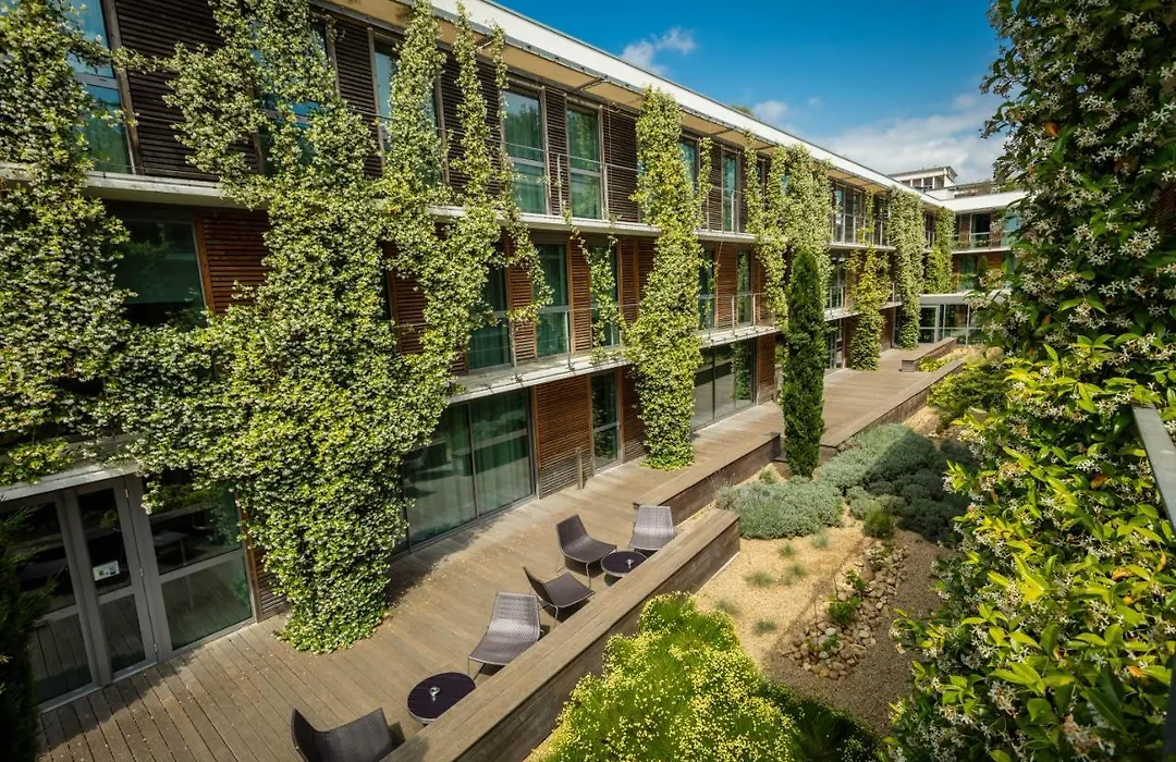 Courtyard By Marriott Montpellier-1