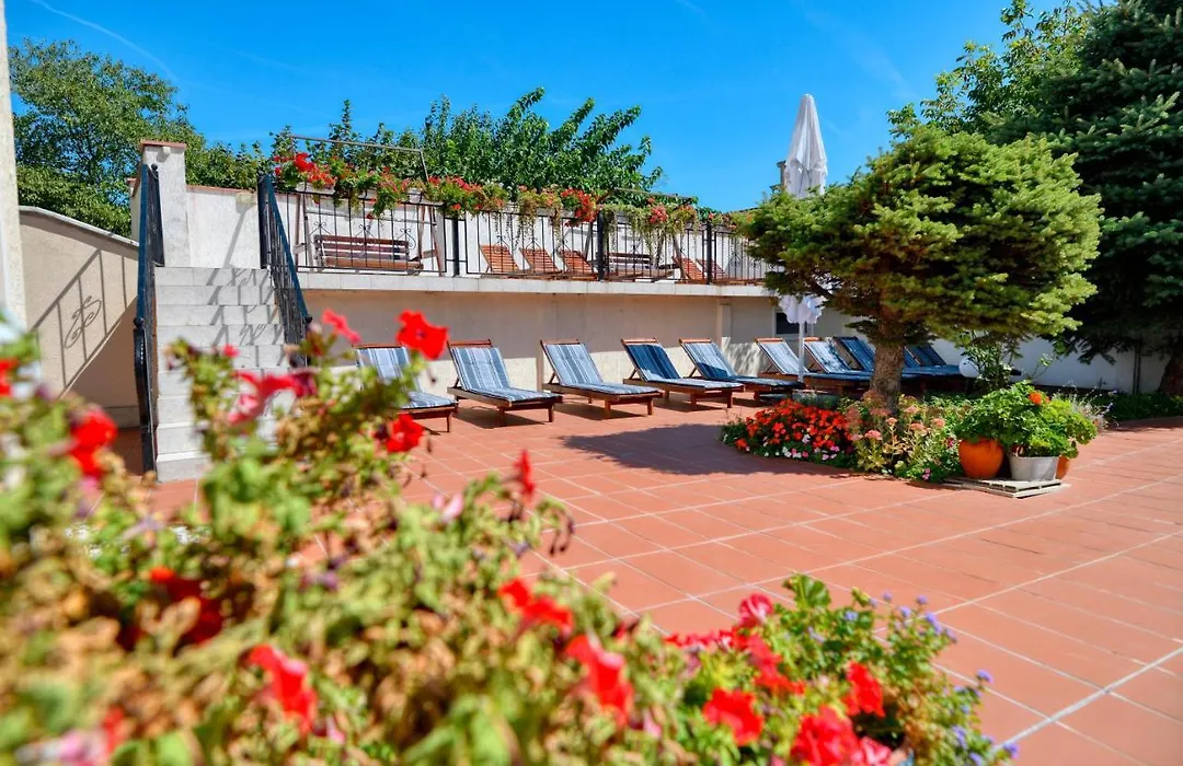 Alekta Hotel - Free Parking-1