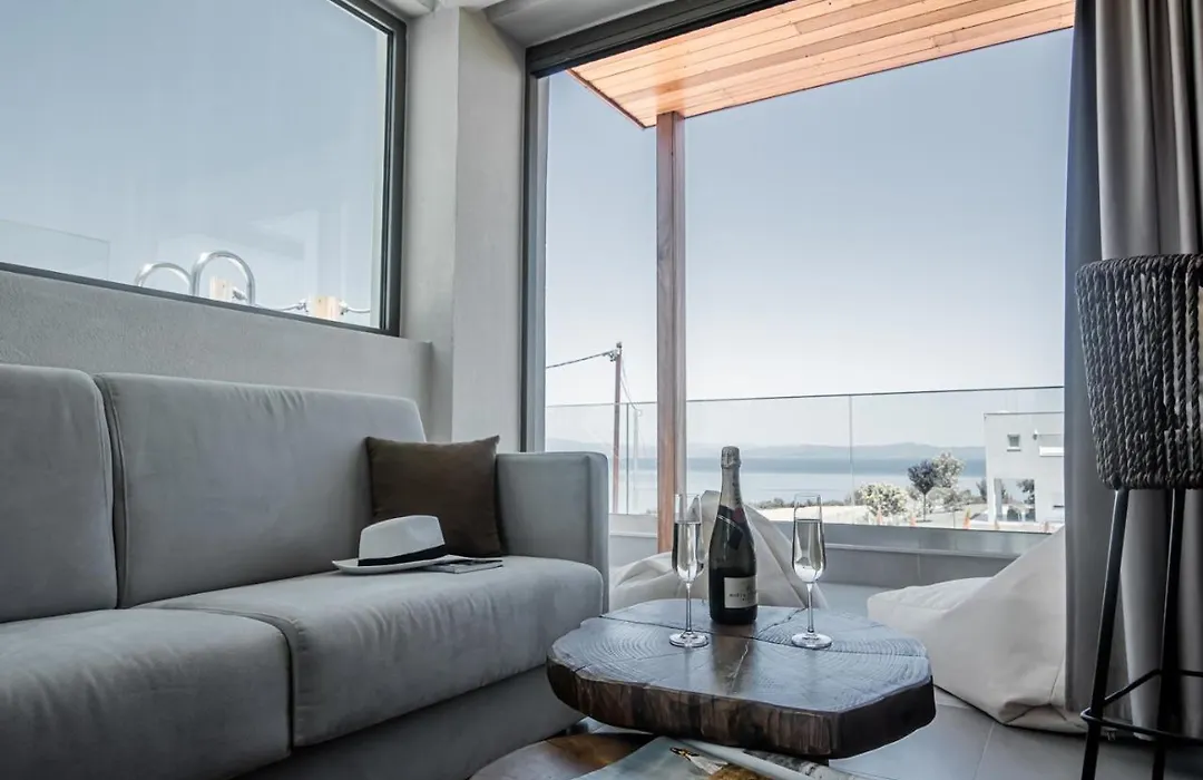 King'S & Queen'S Afitos - Suites With Private Pool-1