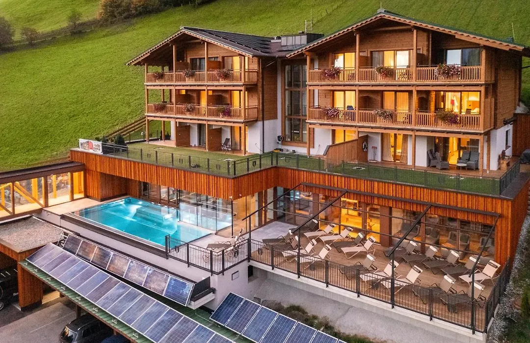 Berghotel Hauserbauer-1