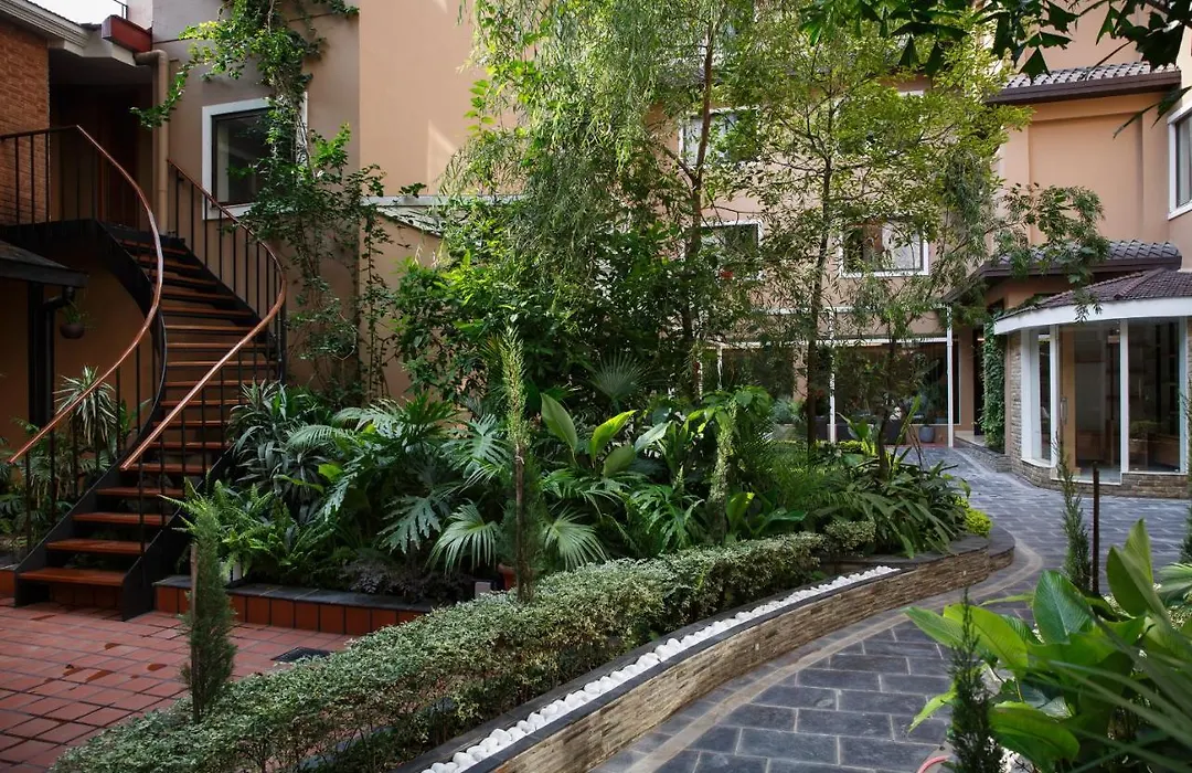 Hotel Thrive, A Tropical Courtyard-1