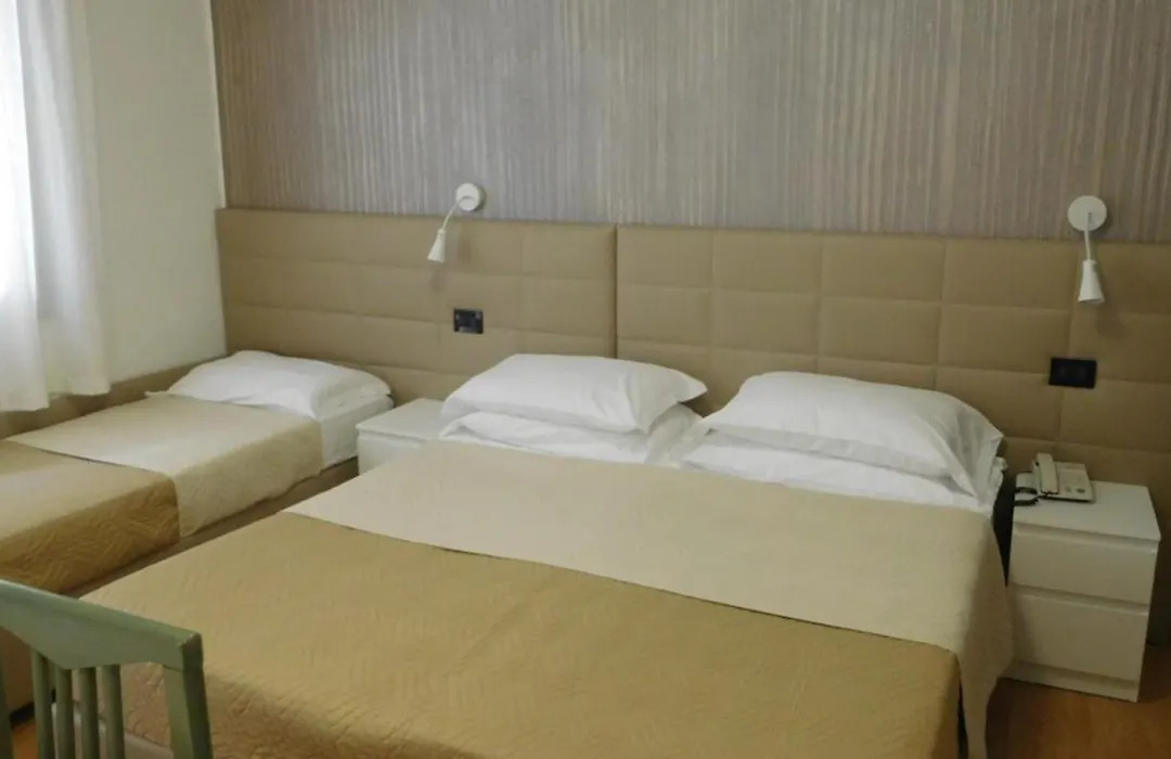 Hotel Emperador-1