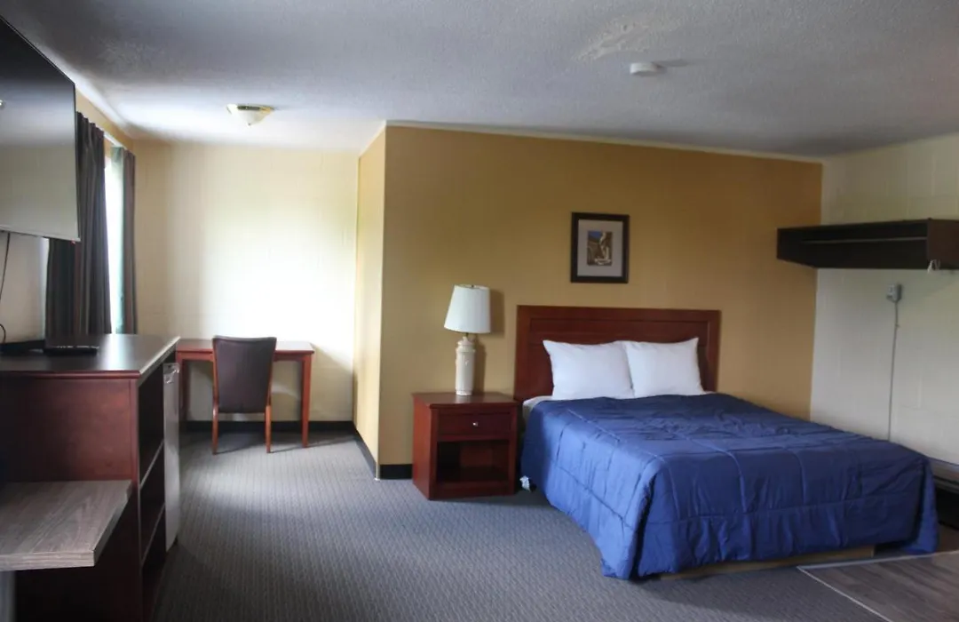 Esterhazy Motor Hotel-1