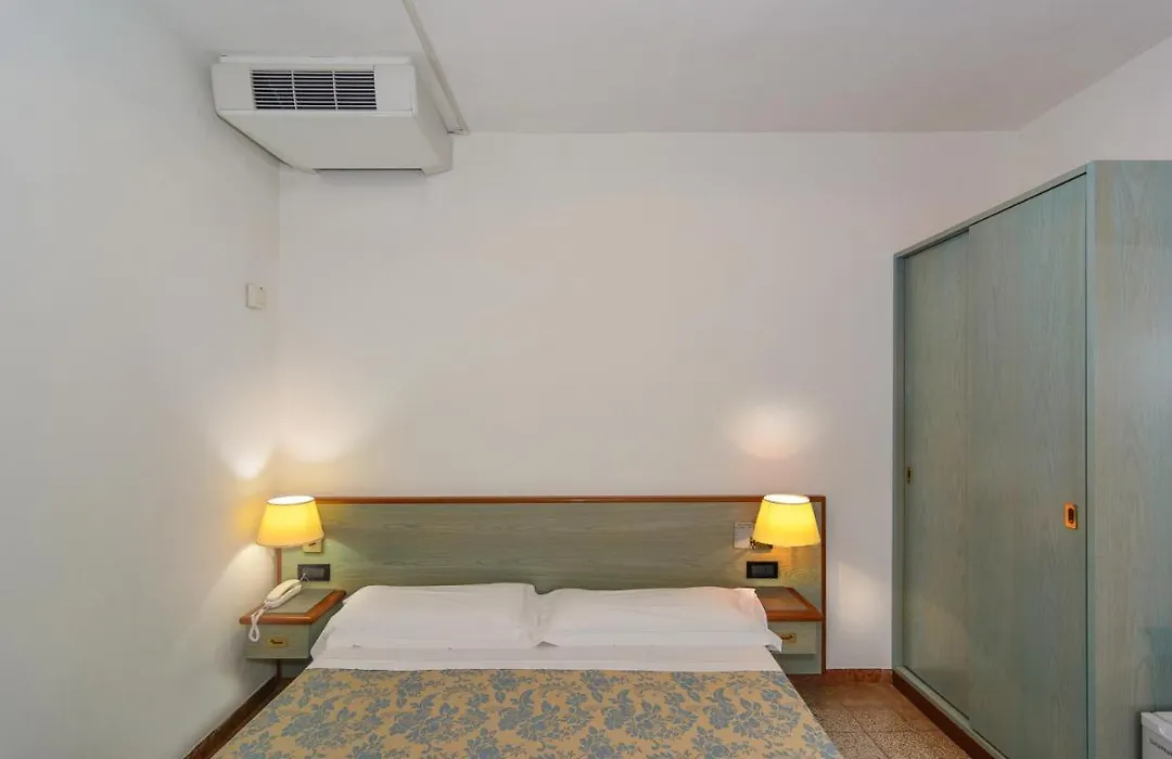 Hotel Paris-1