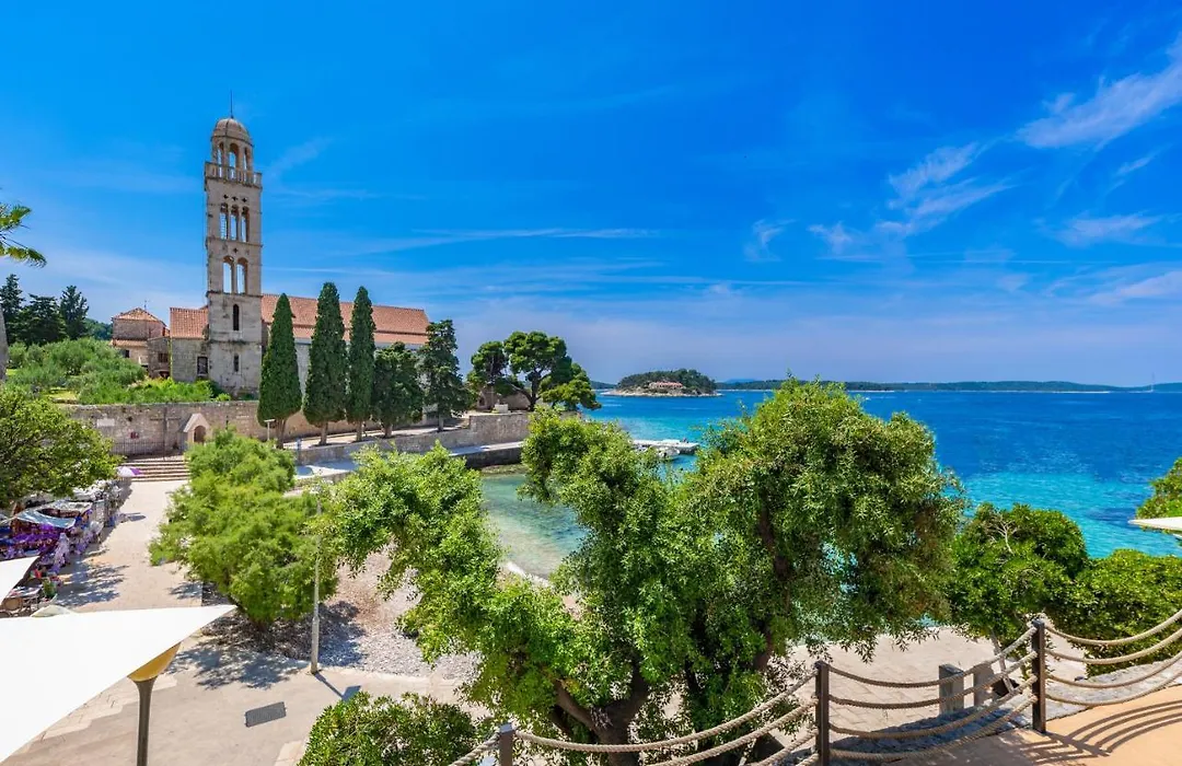 Beach Bay Hvar Hotel-1