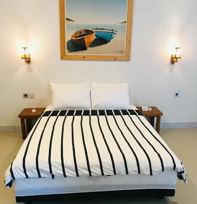 Lazy Inn Kuta Lombok-1
