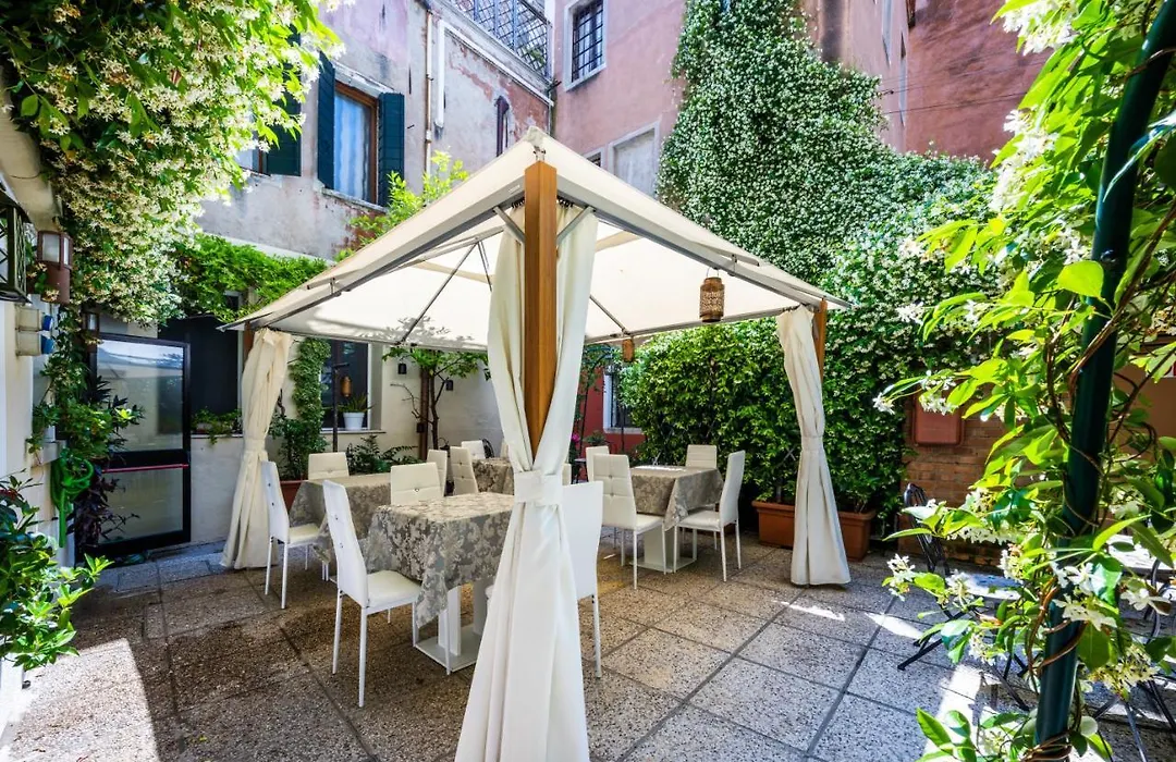 Hotel Apostoli Garden-1