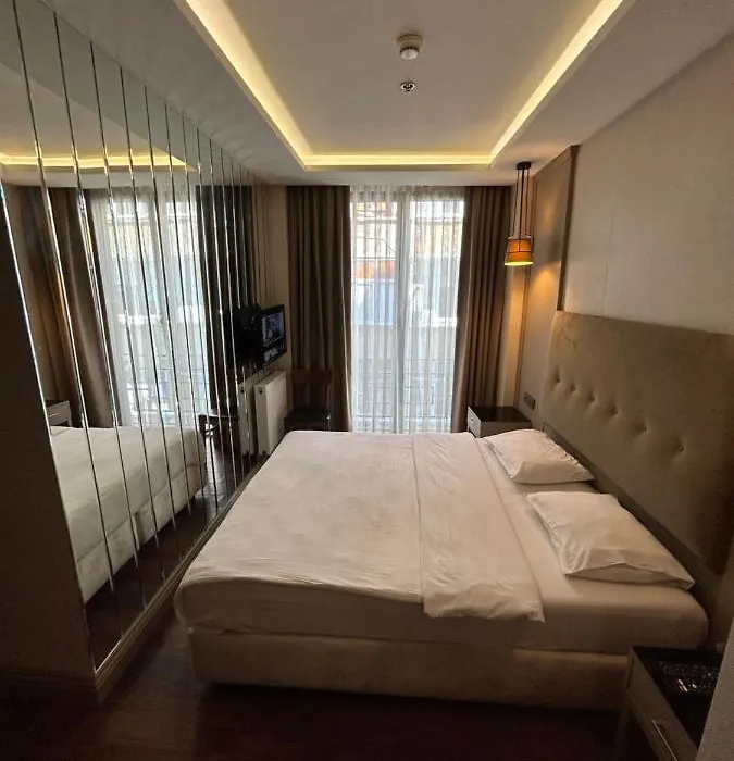 Secret Hotel-1