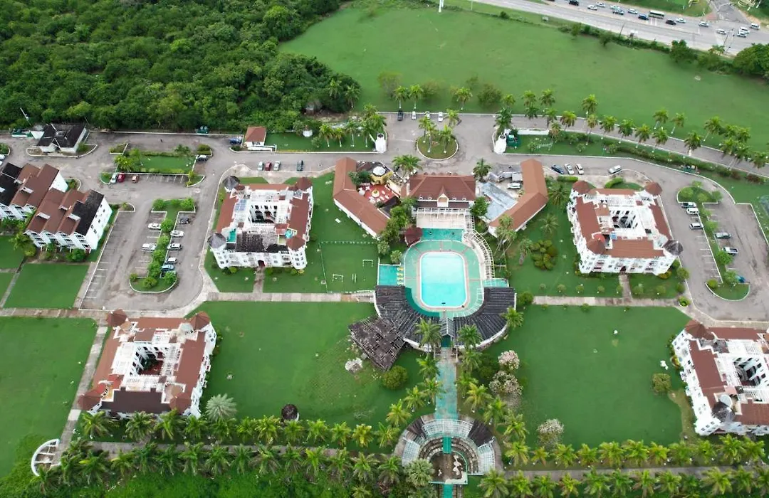 Seacastles By The Beach/Pool-1