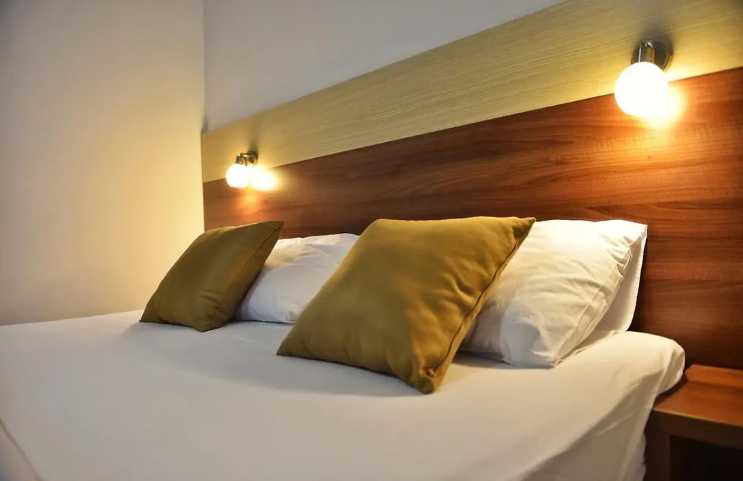 Hotel Notre Dame-1
