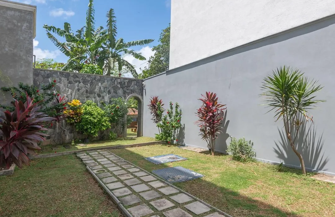 Beverly Suites Mount Lavinia-1