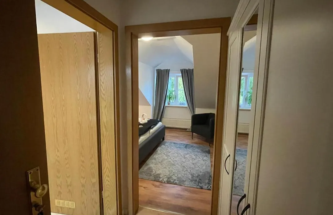 Hotel und Restaurant zum bunten Hirsch-1