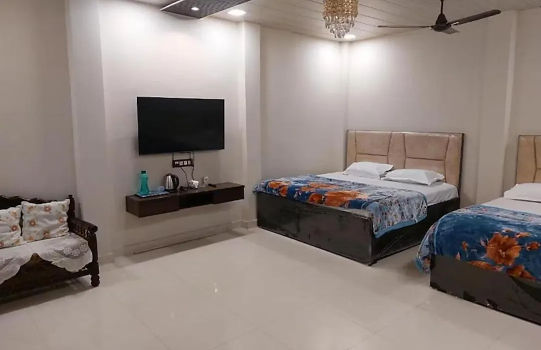 Goroomgo Kashi Paradise Varanasi - "Hotel-At-Prime-Location Spacious-Room With-Wi-Fi-Availability, "-1