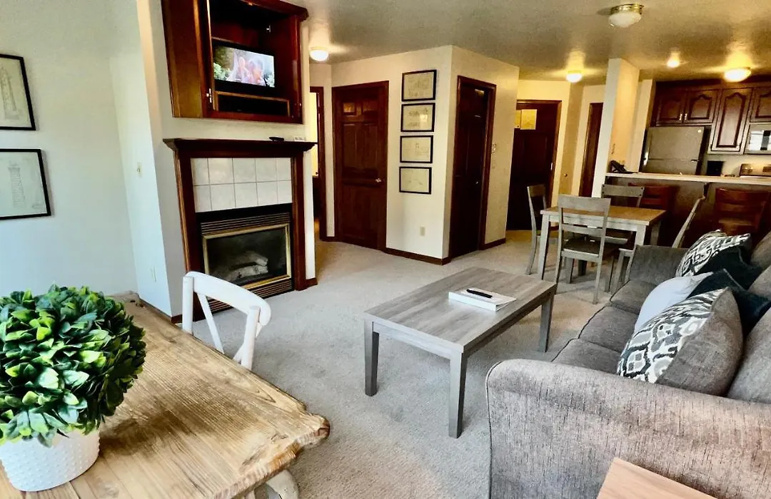 Baileys Harbor Yacht Club Resort-1