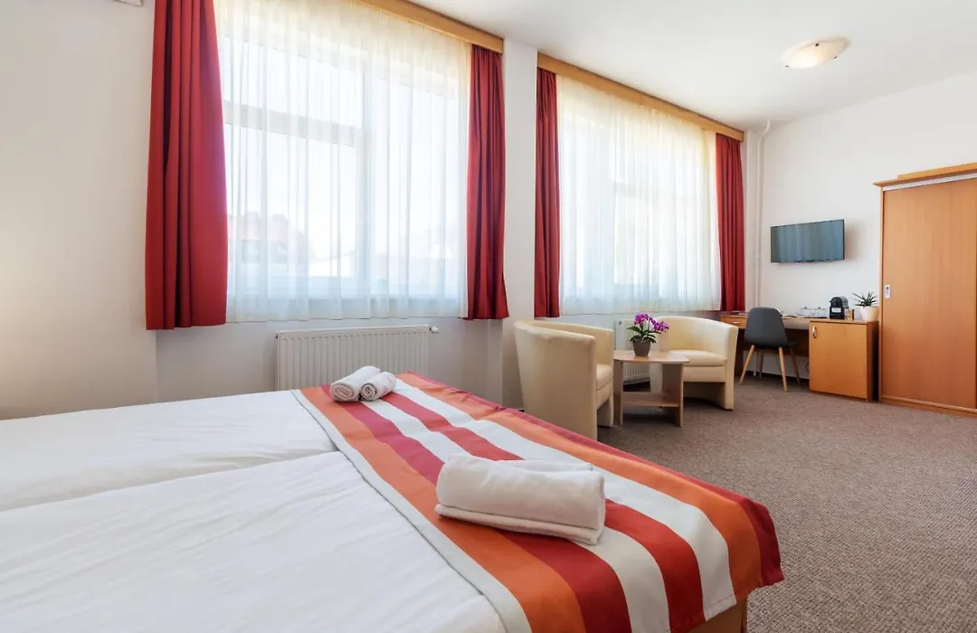Fordan Hotel Pécs-1
