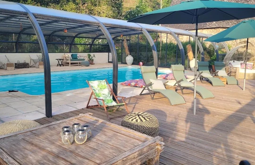 Le Manoir des Pélies, Maison d'hôtes de charme, Jacuzzi, Piscine, Rivière-1