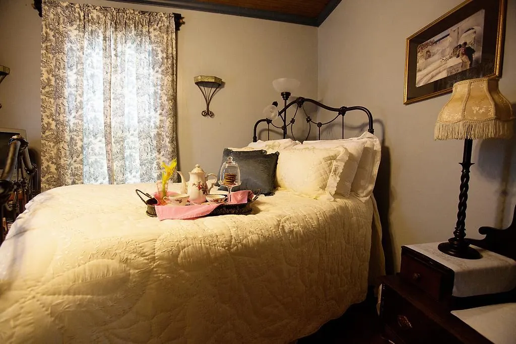 Bees B & B-1