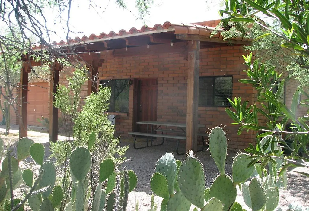 Desert Trails Bed & Breakfast-1