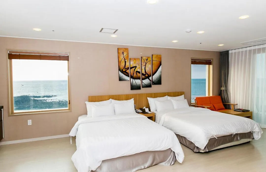 Rich Hotel-1