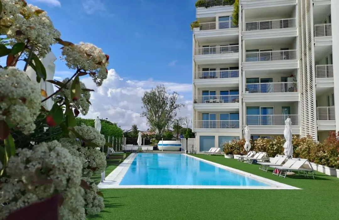 Marina Verde Resort Official-1