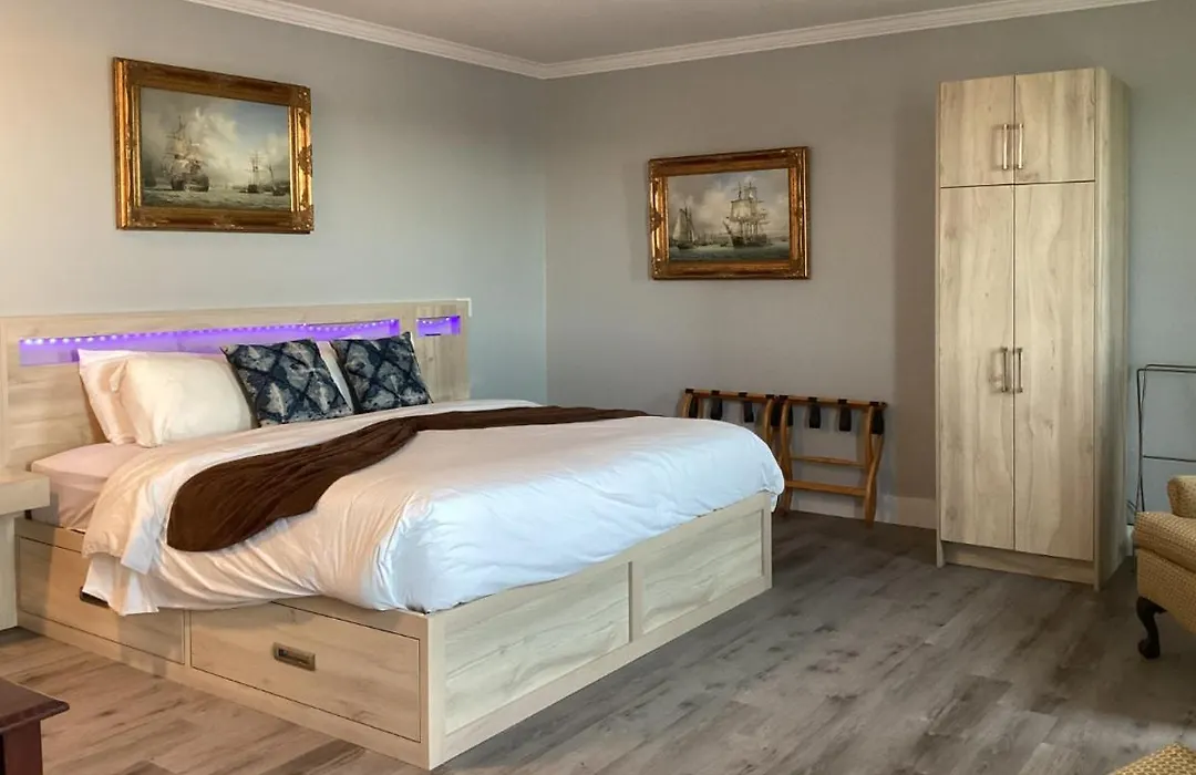 Lunenburg Arms Hotel-1