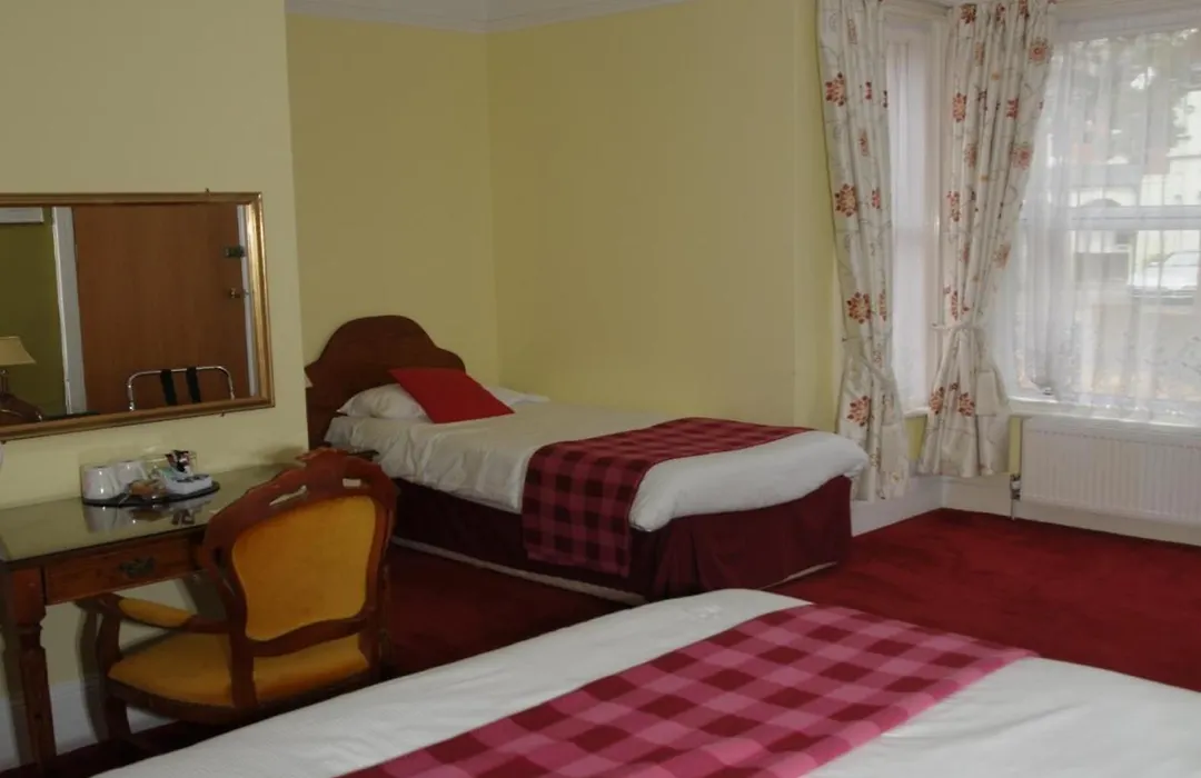 Wimblehurst Hotel-1