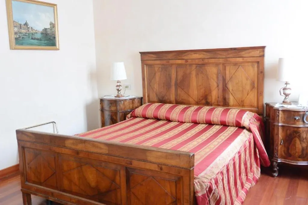 Hotel San Zulian-1