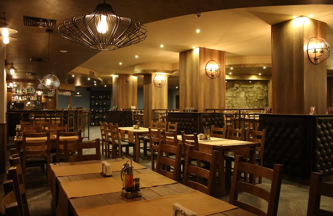 Hotel Golden Tulip Varna-1