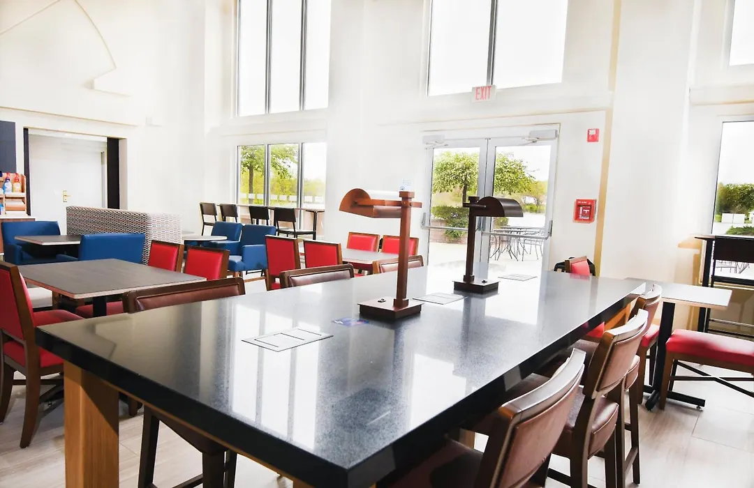 Holiday Inn Express & Suites Port Clinton-Catawba Island By Ihg-1